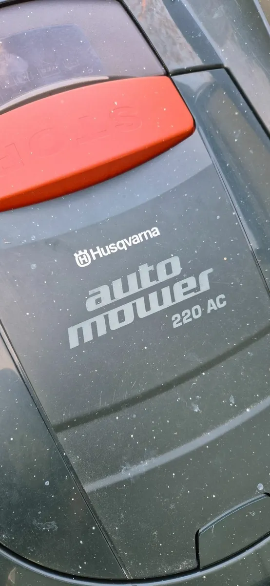 Husqvarna auto mower 220 AC - Image 1