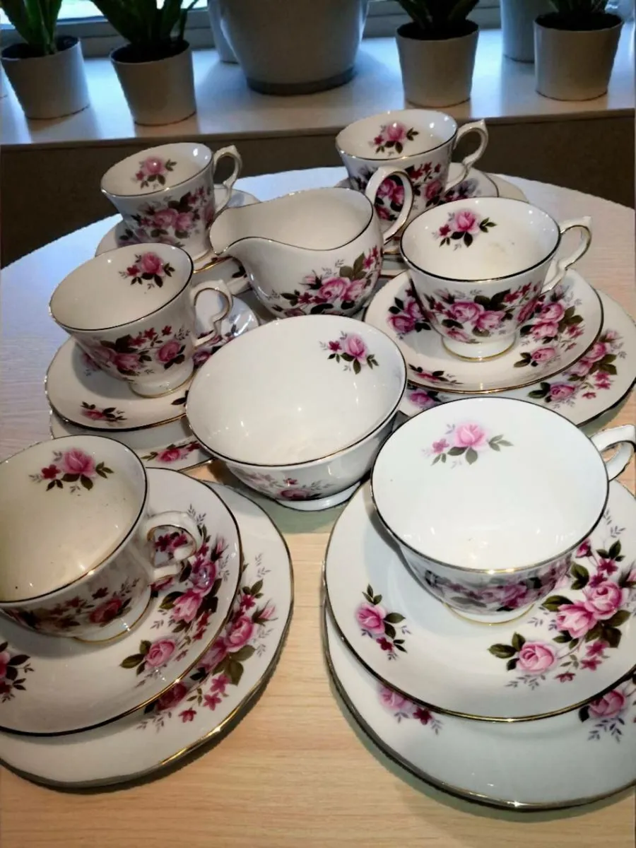 Queen Anne Pink roses set - Image 1