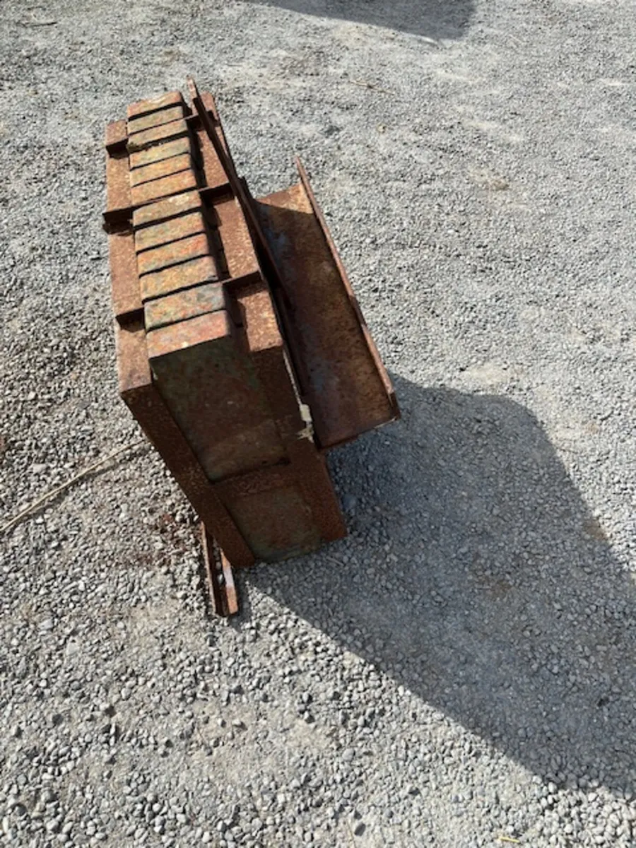 MF 50B Weight Box - Image 1