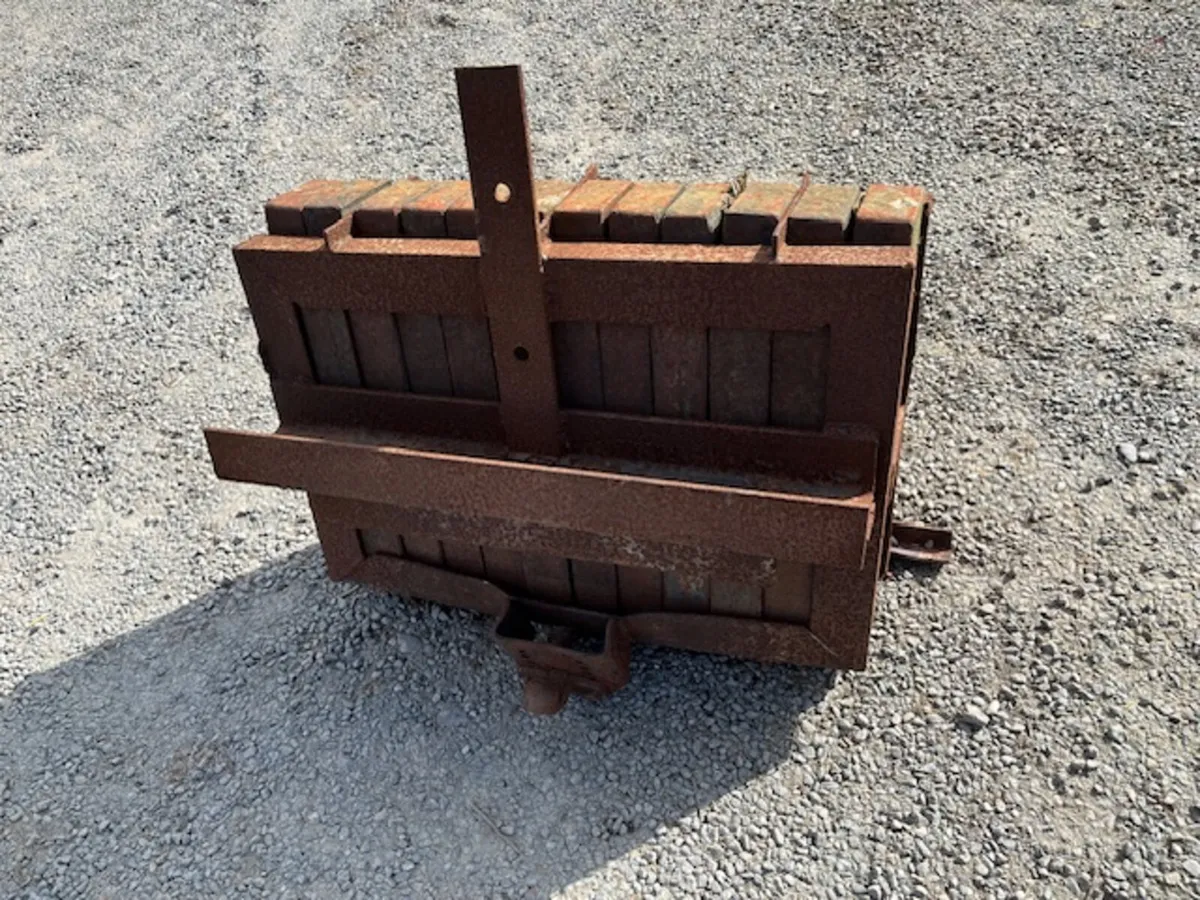 MF 50B Weight Box - Image 2