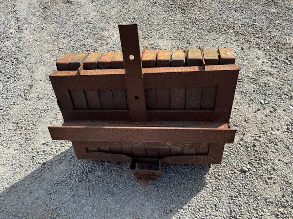 MF 50B Weight Box - Image 3