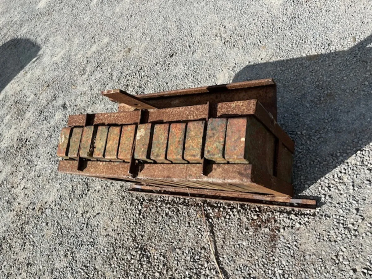 MF 50B Weight Box - Image 4