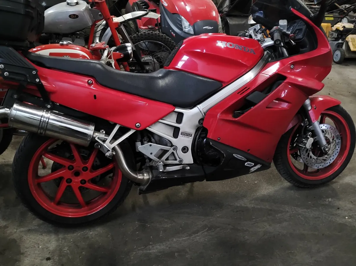 Honda vfr 750 - Image 3