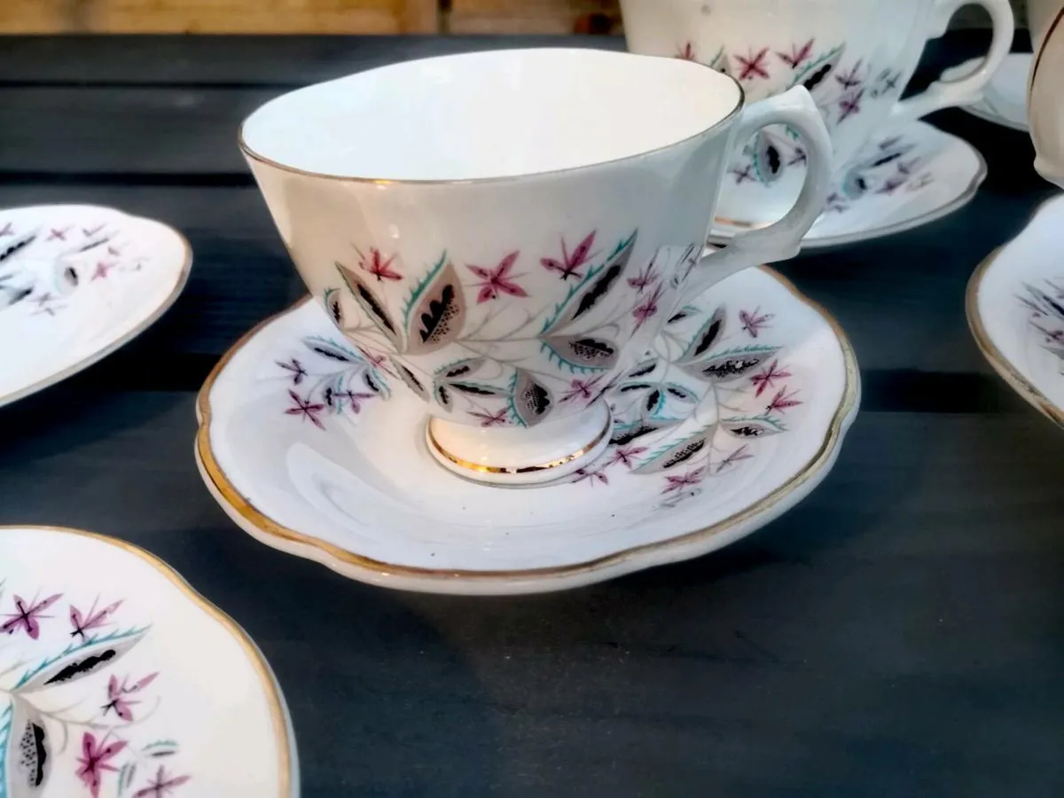 Regina fine bone china full set - Image 2