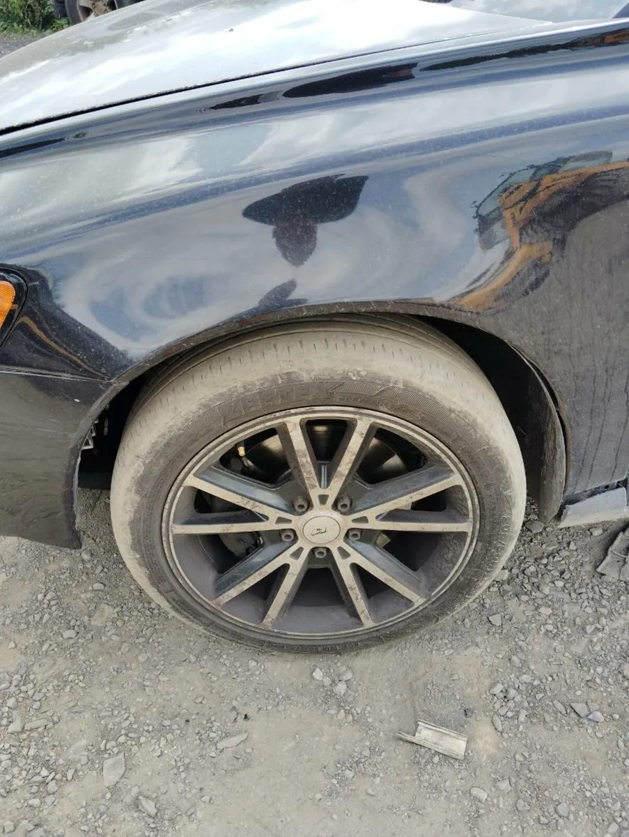 Breaking Volvo S40 2006 diesel - Image 2