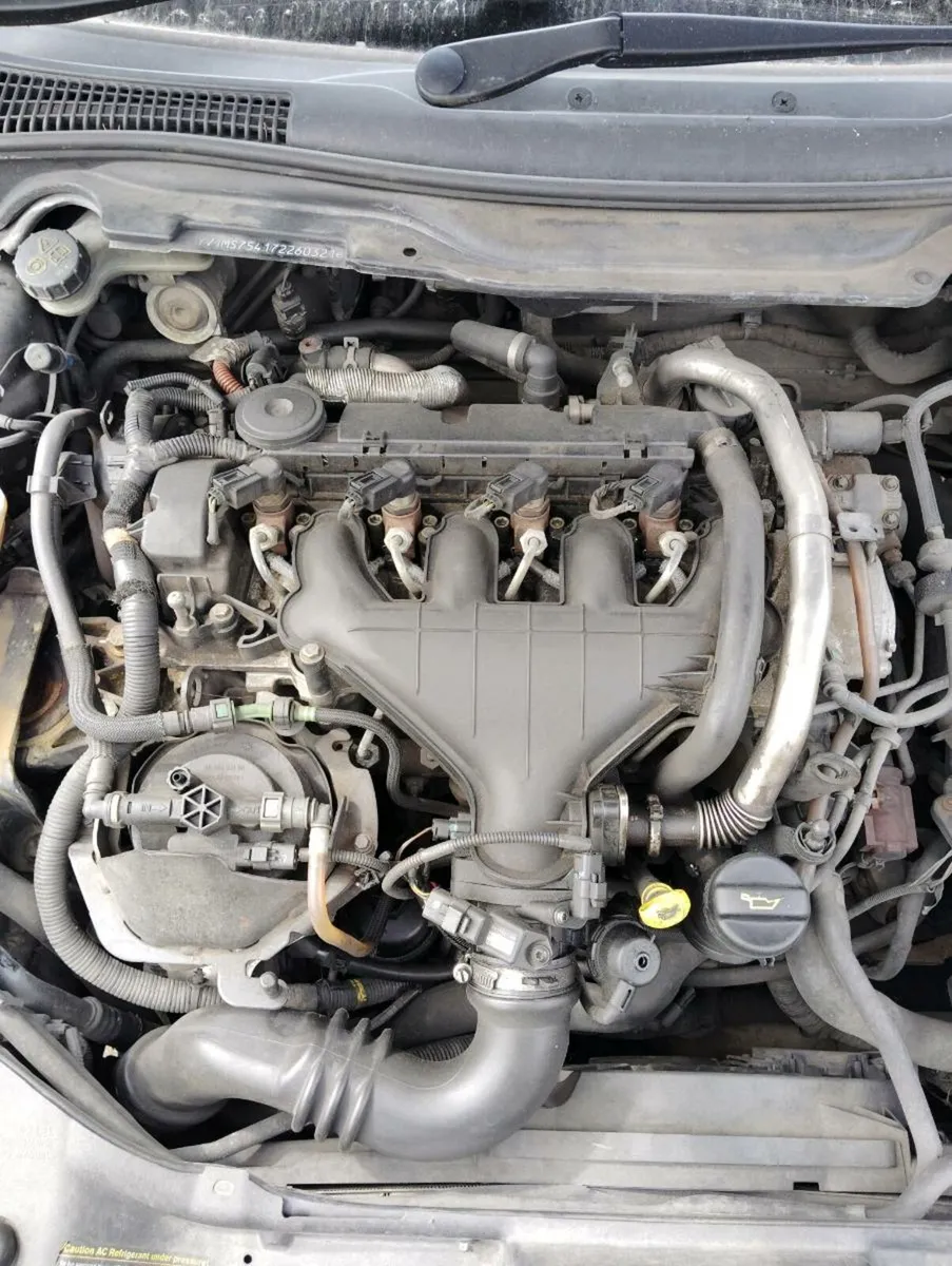 Breaking Volvo S40 2006 diesel - Image 3