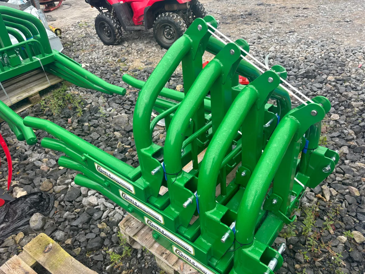 New Cashels Bale Handlers - Image 1
