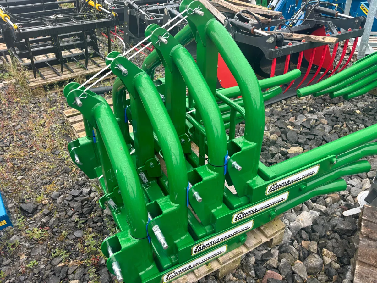 New Cashels Bale Handlers - Image 2