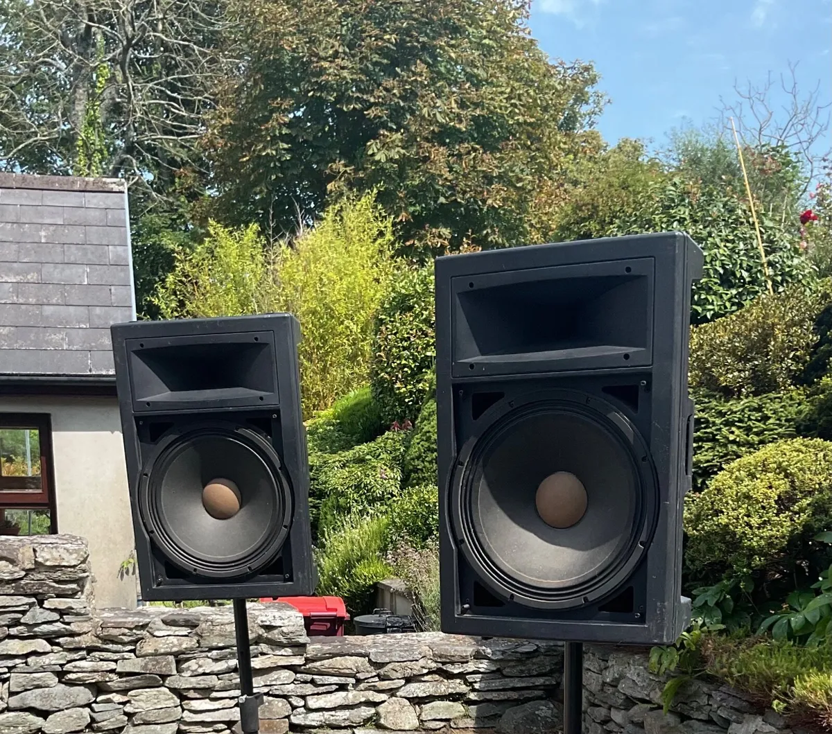 Yamaha EMX 512sc PA and DAS DS15 speakers - Image 2