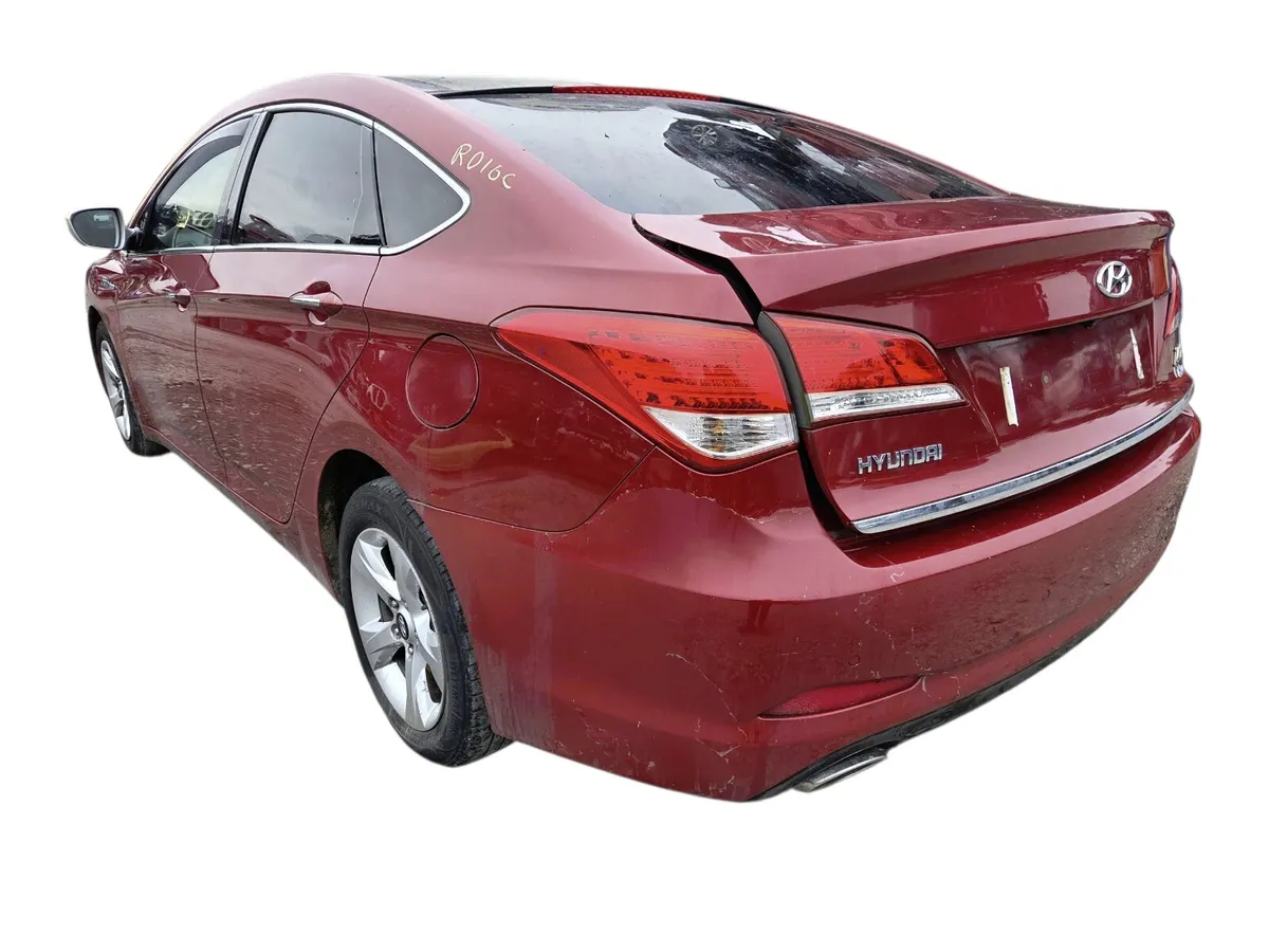 2012 HYUNDAI I40 Breaking/Dismantling - Image 4