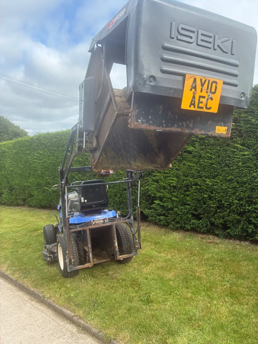Iseki diesel hi-tip mower - Image 4