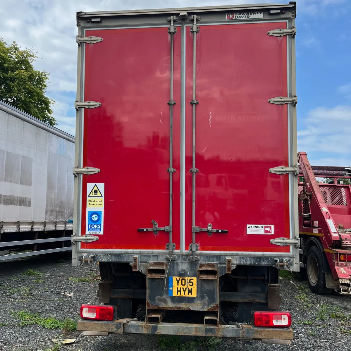 CURTAIN SIDE 26TON DAF with MOFFIT MOUNTIE CARRIER - Image 2