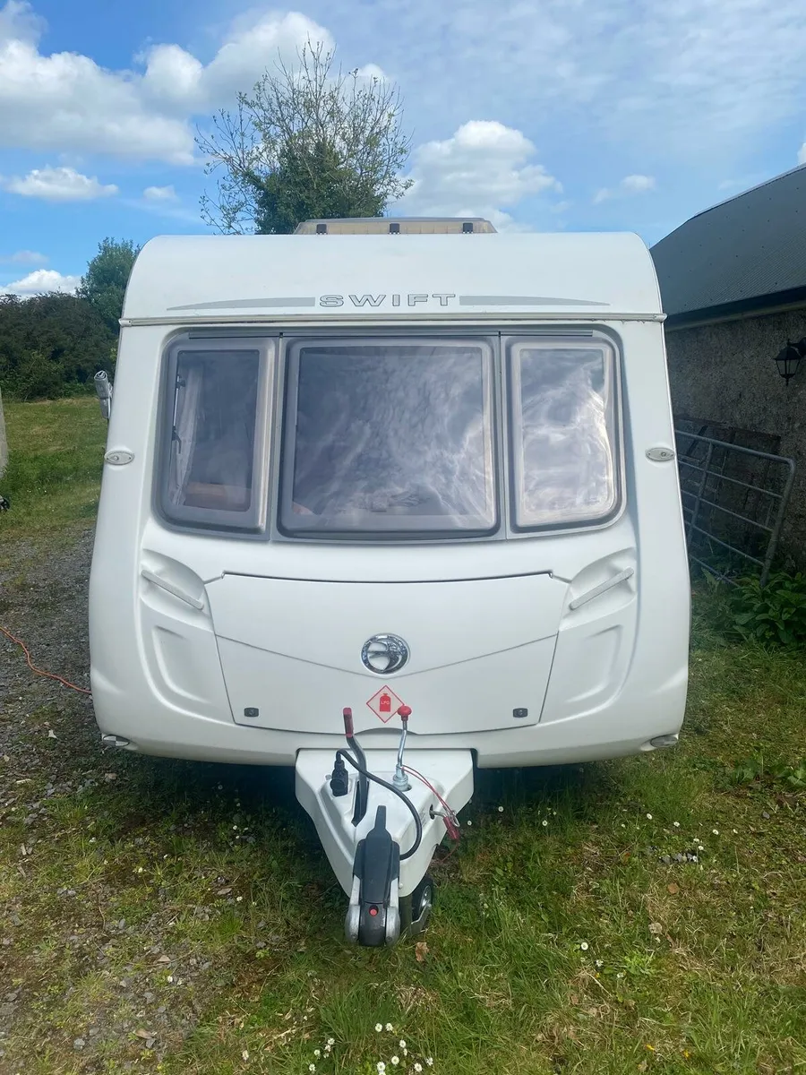 Swift Conquerer 530 Caravan 4 Berth 2008 - Image 2