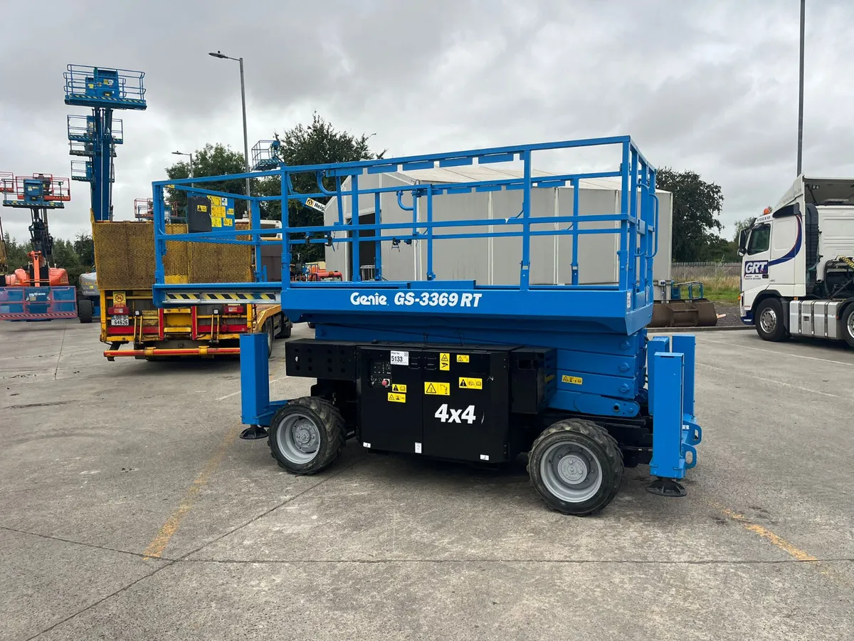 Genie GS3369 RT - 12 m Diesel Scissor 4x4 - Image 2