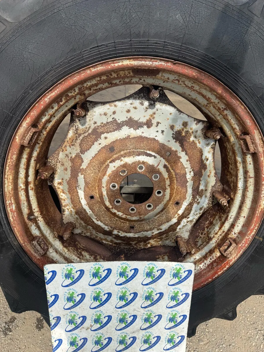 Rear Rims & Tyres 16.9 R38 Massey Ferguson - Image 2