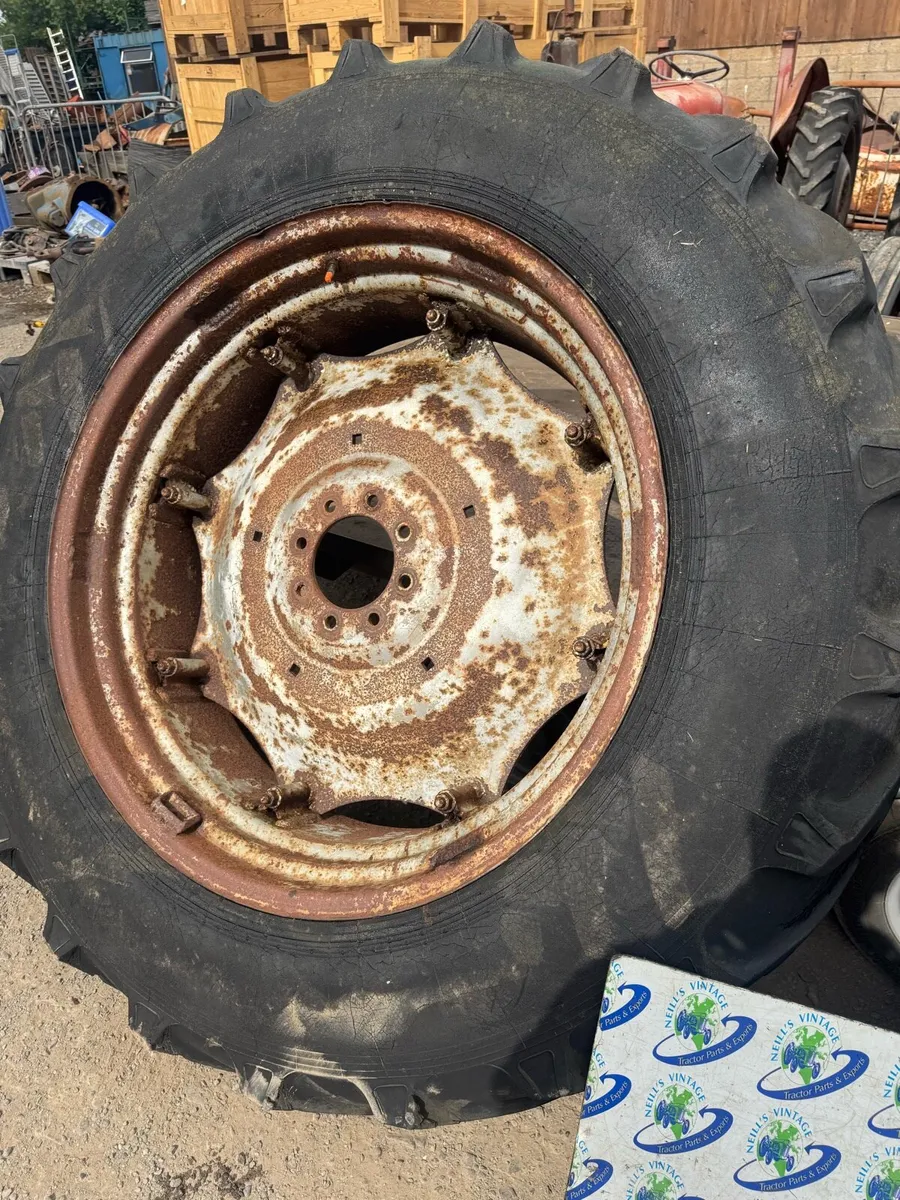 Rear Rims & Tyres 16.9 R38 Massey Ferguson - Image 4