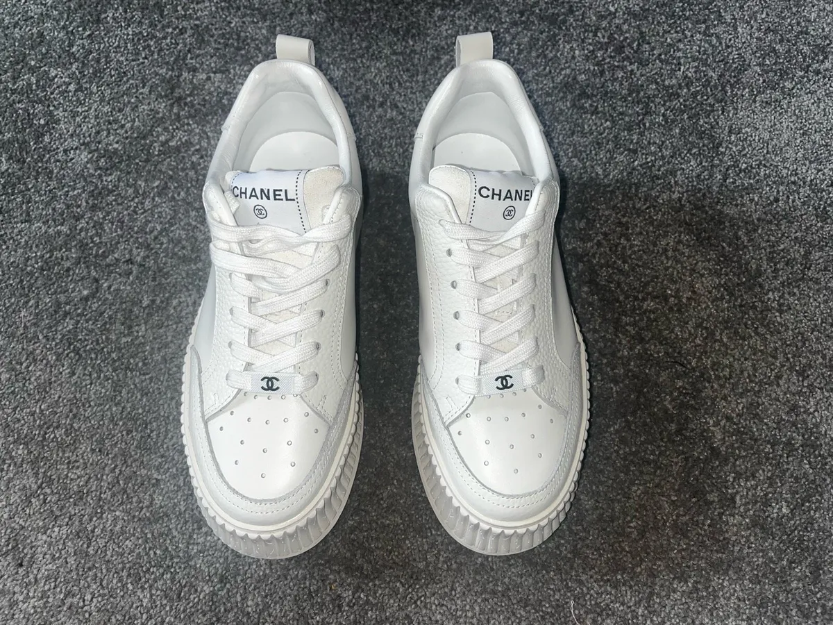 CHANEL SHOES - Image 1