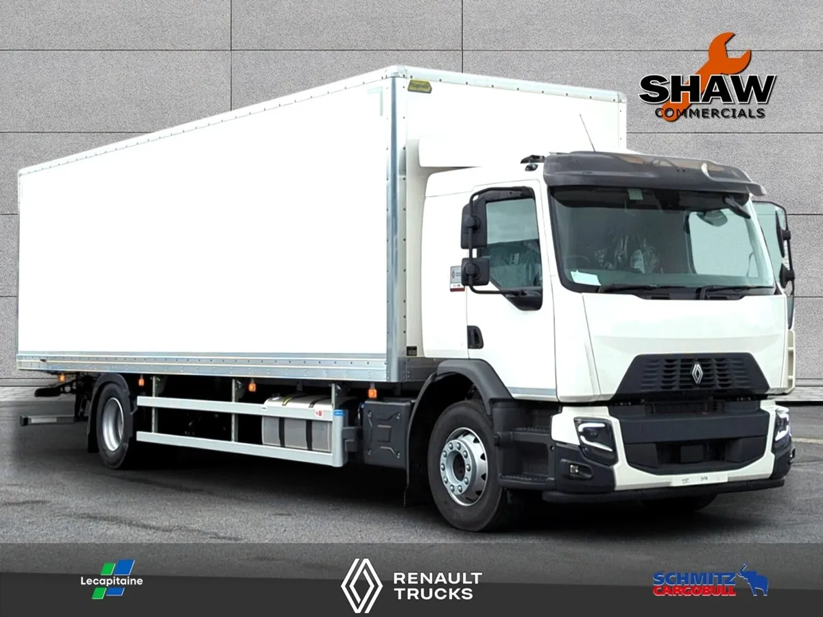 Renault D wide 18T with 30ft Fitzgerald body - Image 1