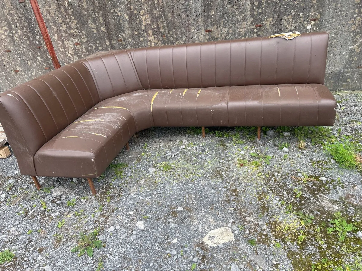 Pub style L couch - Image 2