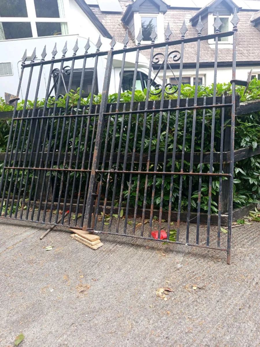 Driver way gates - Image 1