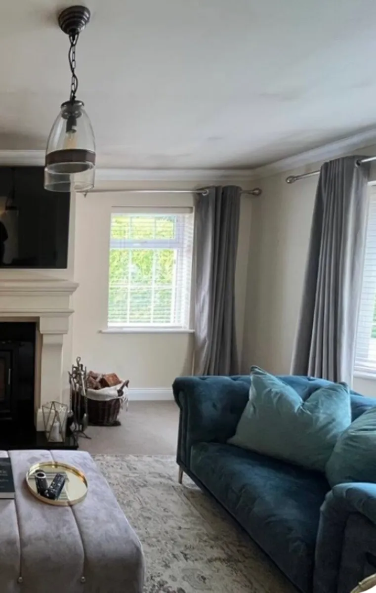 Pair of Curtains - Image 1