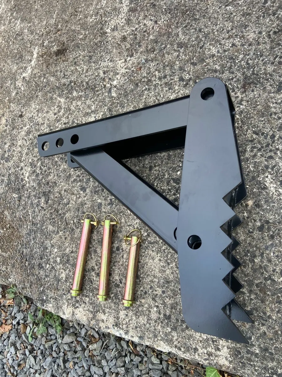 18" digger thumb - Image 1