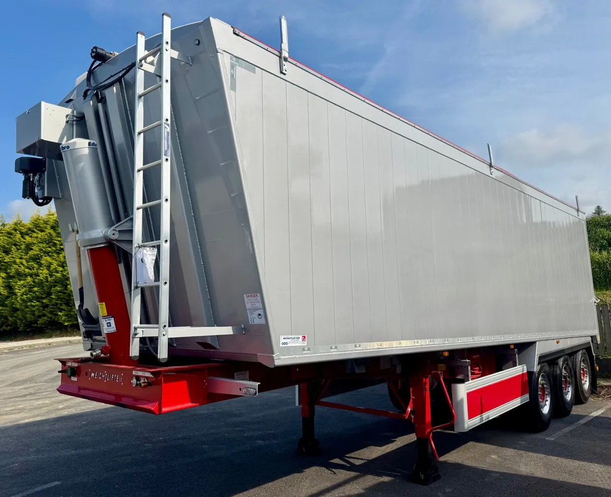 2026 72cube weight lifter plank sided bulk trailer - Image 3