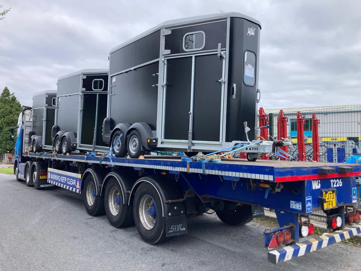 NEW Ifor Williams HB511 Horseboxes IN STOCK
