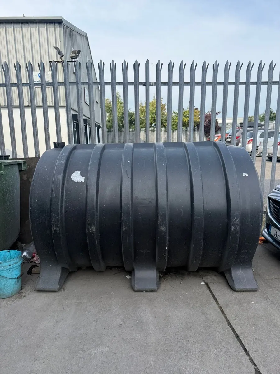 Kingspan 2000 Litre Fluid  Tank - Image 1