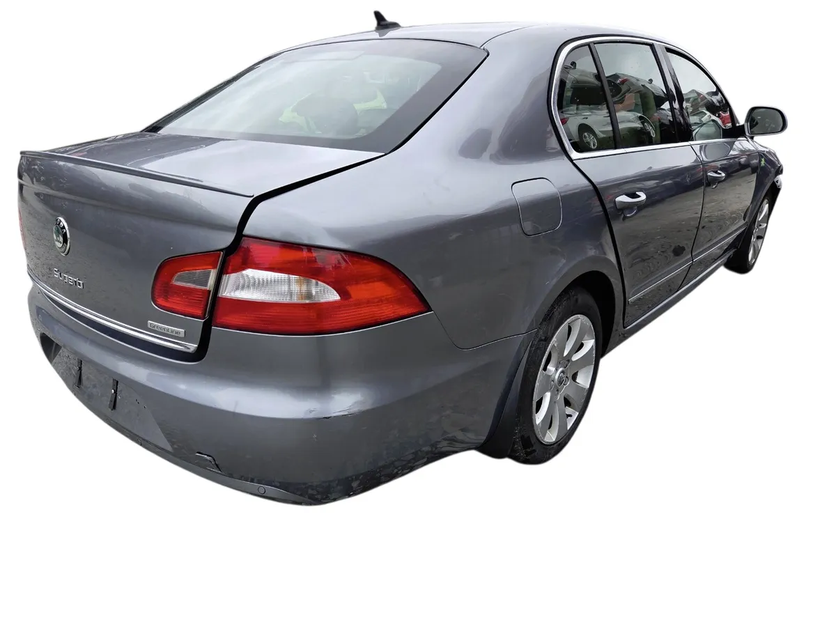 2011 SKODA SUPERB Breaking/Dismantling - Image 3