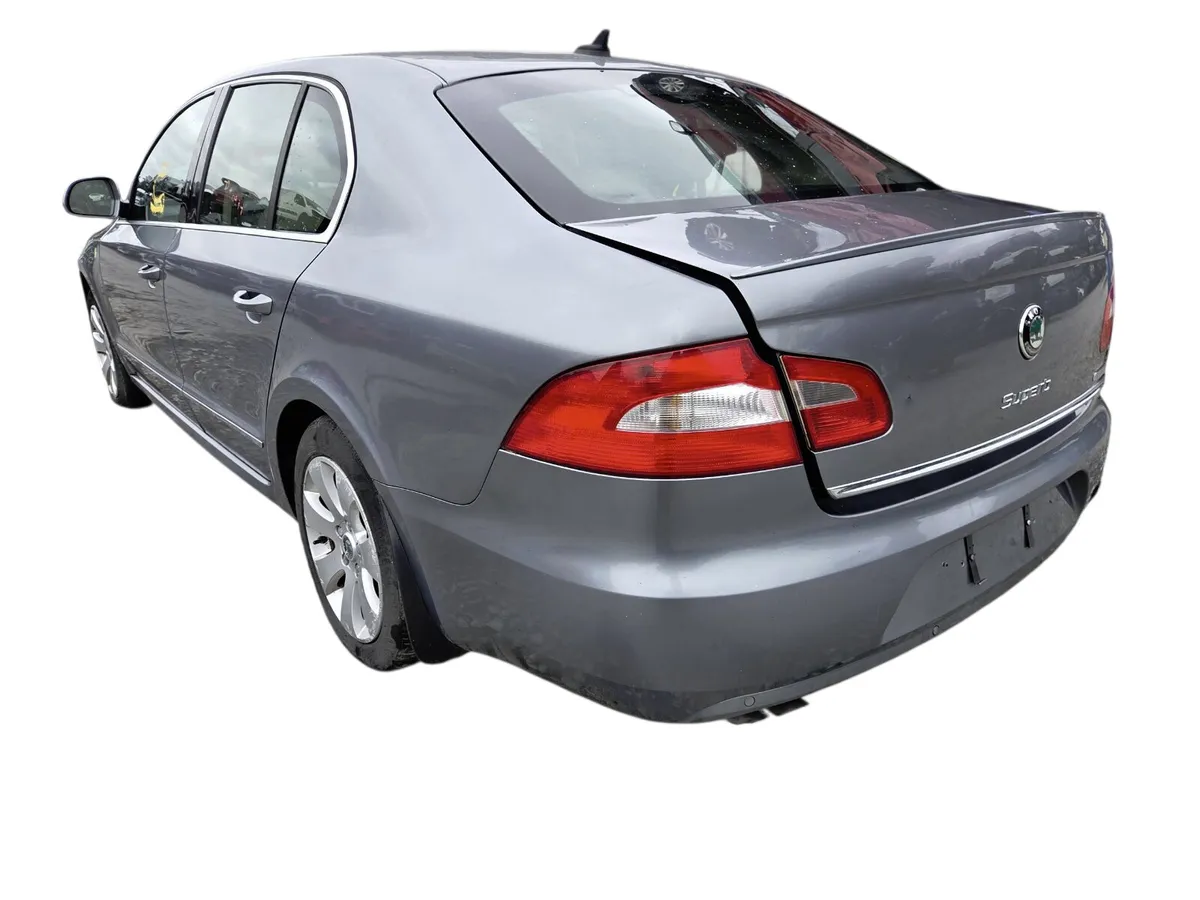 2011 SKODA SUPERB Breaking/Dismantling - Image 4