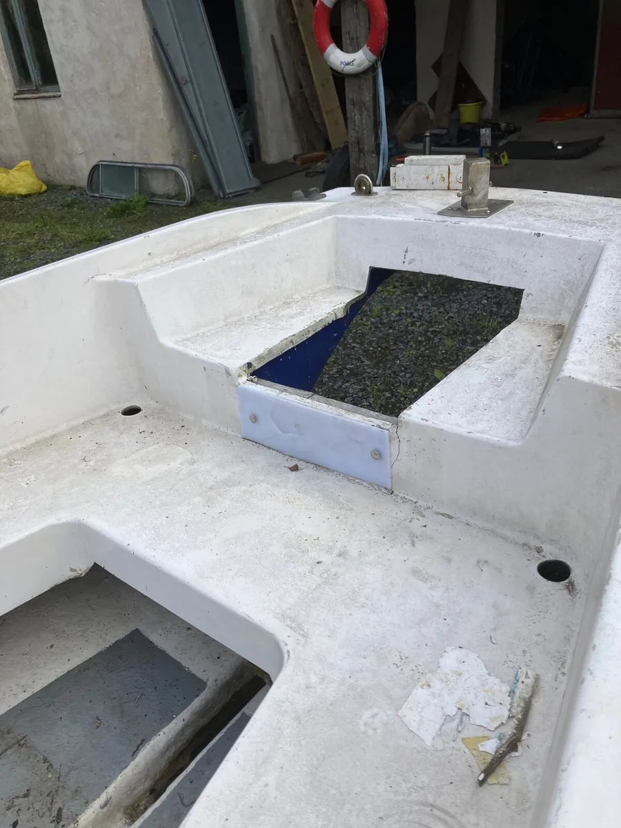 REDUCED 16FT FISHING BOAT NO TRAILER €700 - Image 2