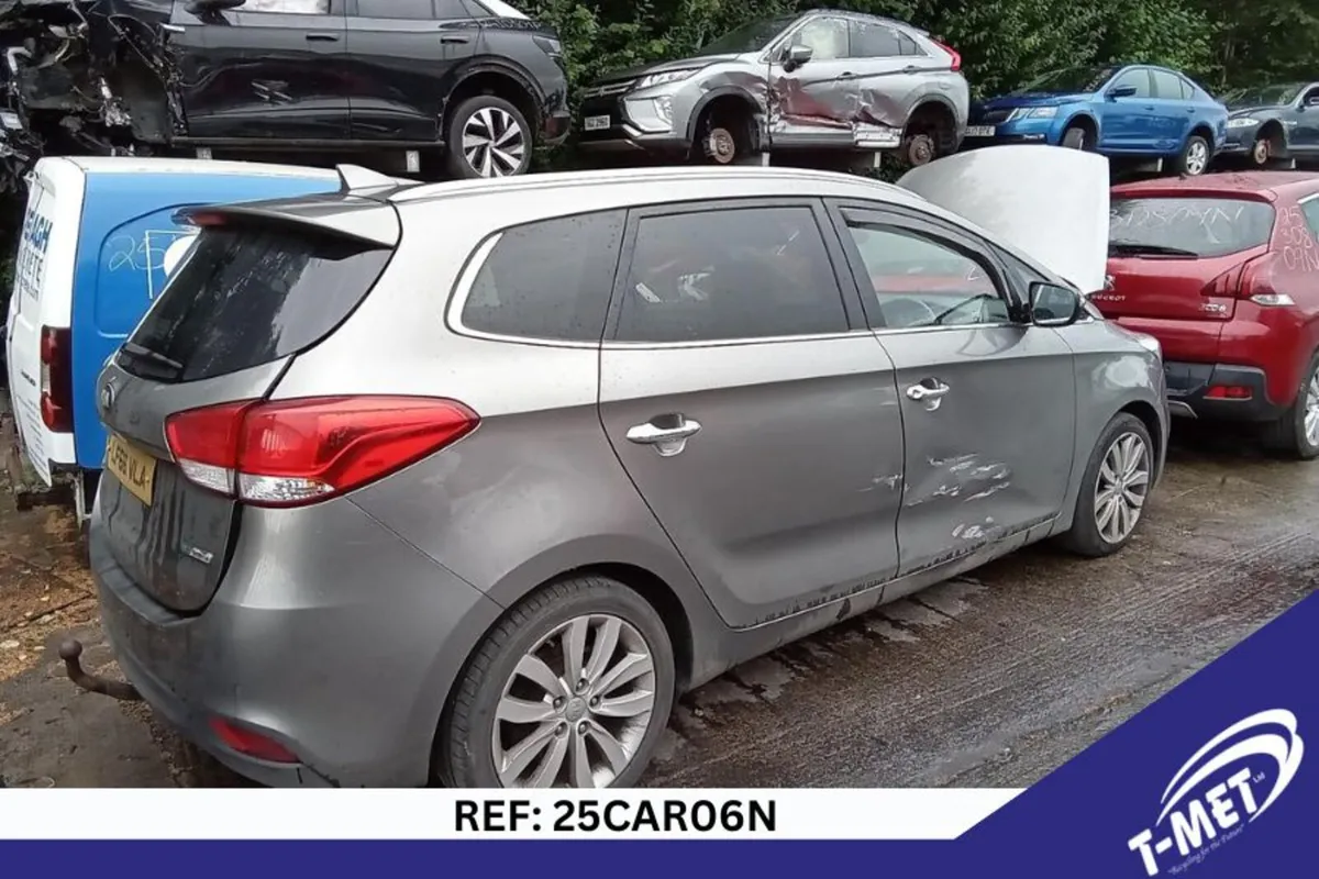 2016 KIA CARENS BREAKING FOR PARTS - Image 4