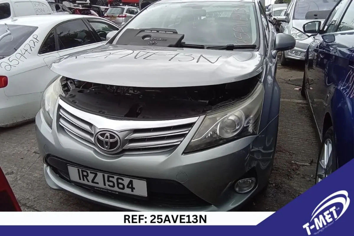 2013 TOYOTA AVENSIS BREAKING FOR PARTS - Image 2
