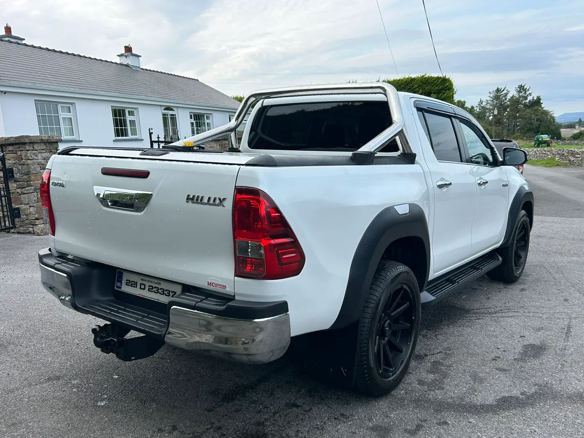 2022 Toyota Hilux 2.4 SR5 Manual - Image 3