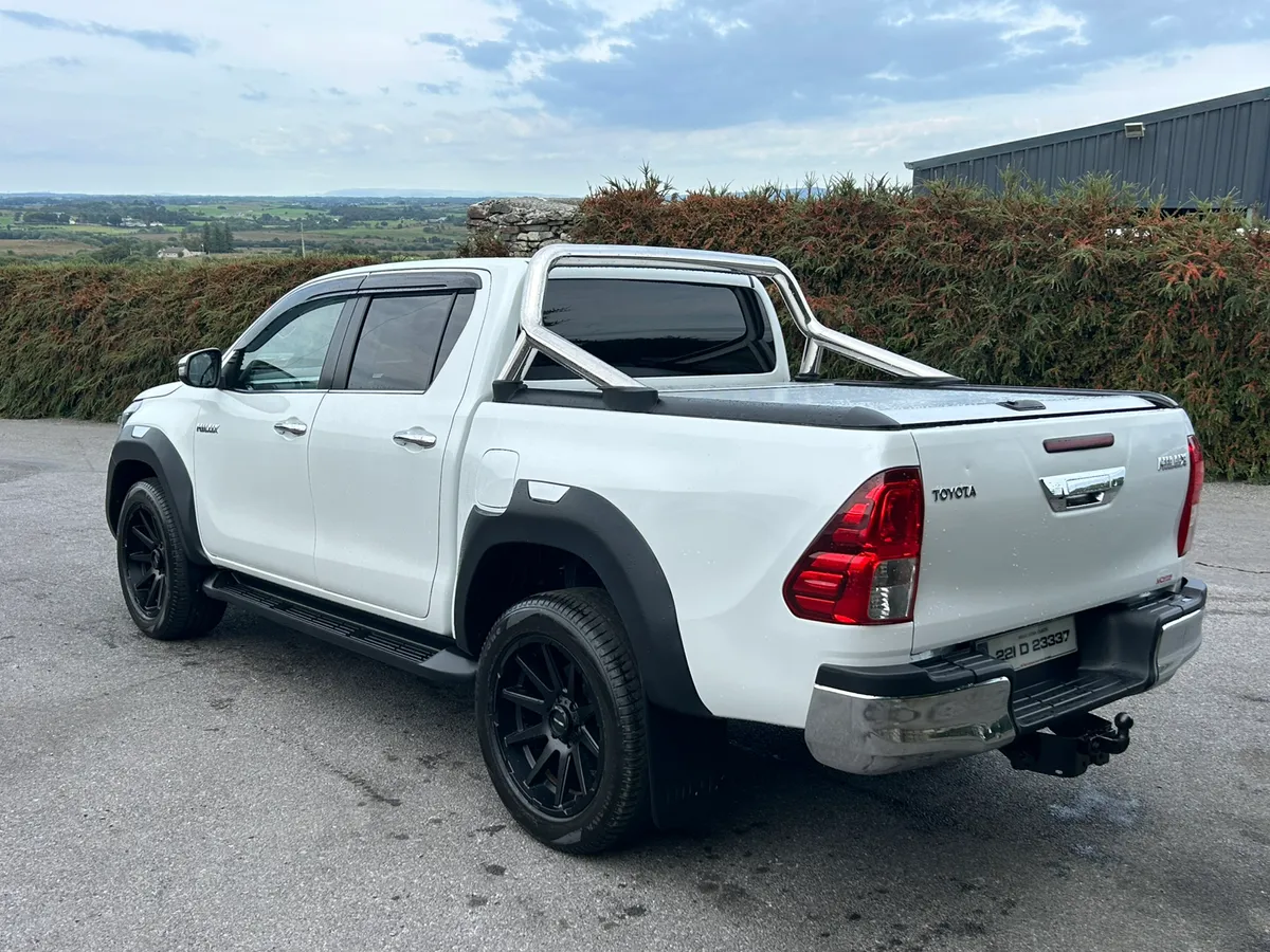 2022 Toyota Hilux 2.4 SR5 Manual - Image 4