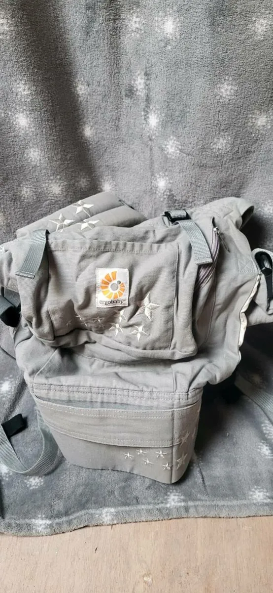 Baby carrier - Image 1