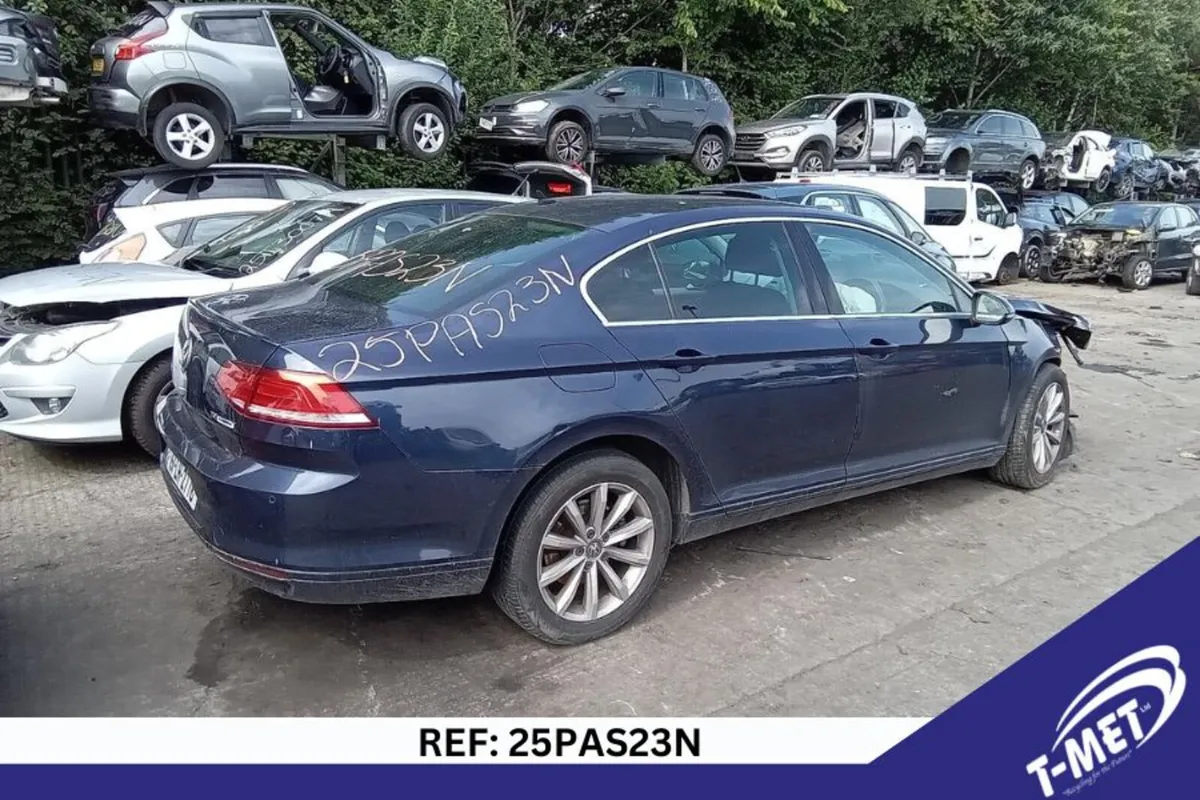 2015 VOLKSWAGEN PASSAT BREAKING FOR PARTS - Image 1