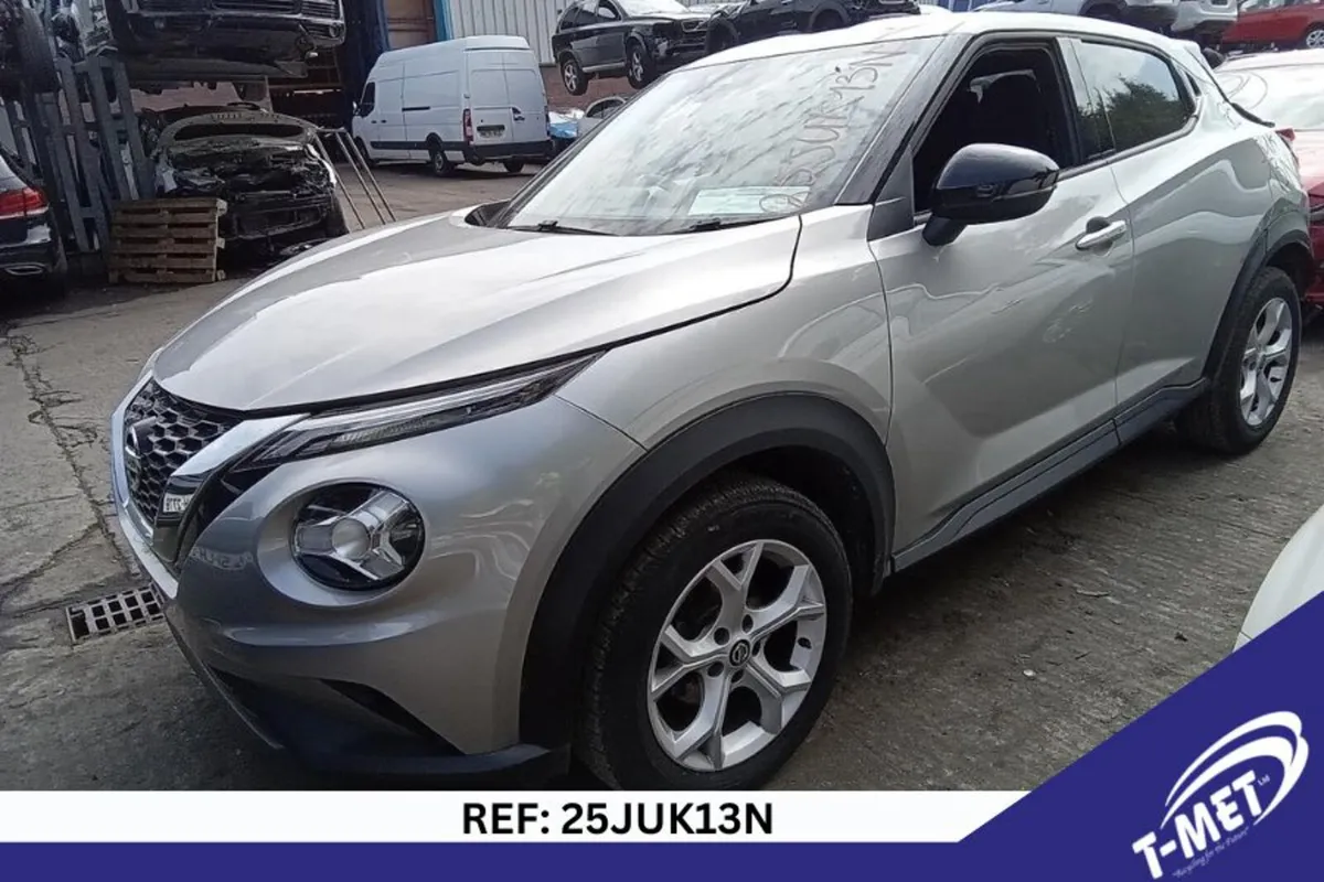 2020 NISSAN JUKE BRAKING FOR PARTS - Image 1