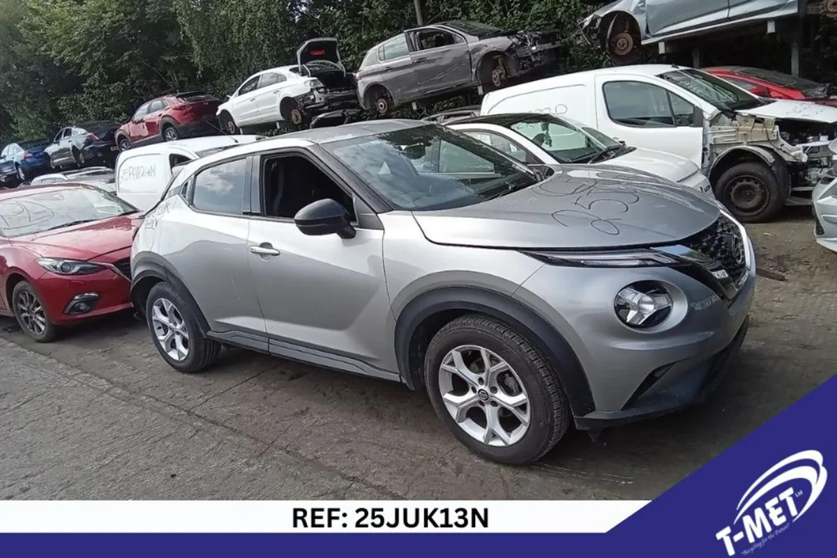 2020 NISSAN JUKE BRAKING FOR PARTS - Image 3