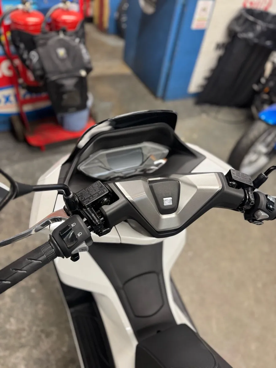 Brand New Honda PCX 125 TFT - Image 4