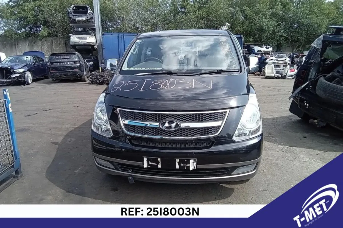 2010 HYUNDAI I800 BREAKING FOR PARTS - Image 1
