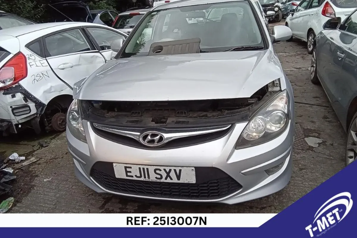 2011 HYUNDAI I30 BREAKING FOR PARTS - Image 2