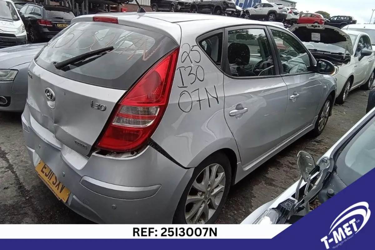 2011 HYUNDAI I30 BREAKING FOR PARTS - Image 3