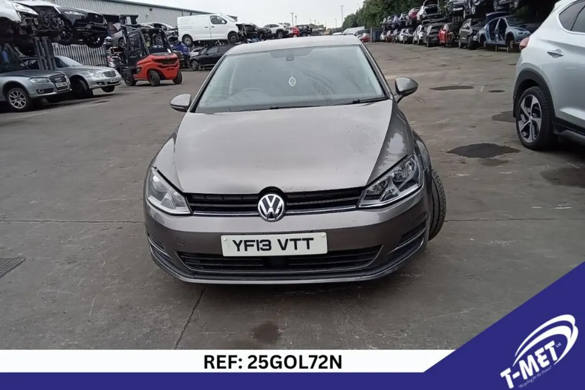 2013 VOLKSWAGEN GOLF BREAKING FOR PARTS - Image 2