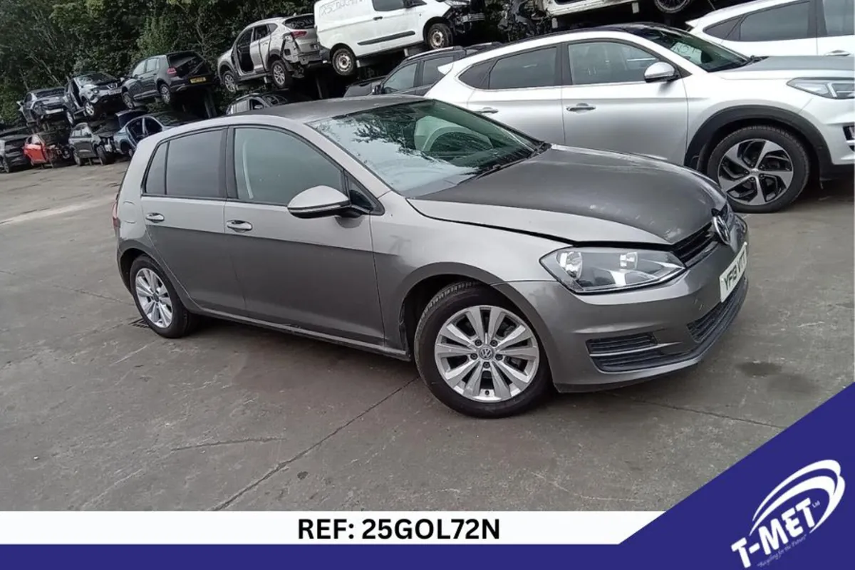 2013 VOLKSWAGEN GOLF BREAKING FOR PARTS - Image 1