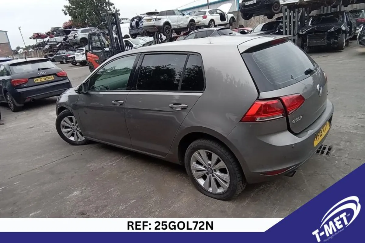 2013 VOLKSWAGEN GOLF BREAKING FOR PARTS - Image 4