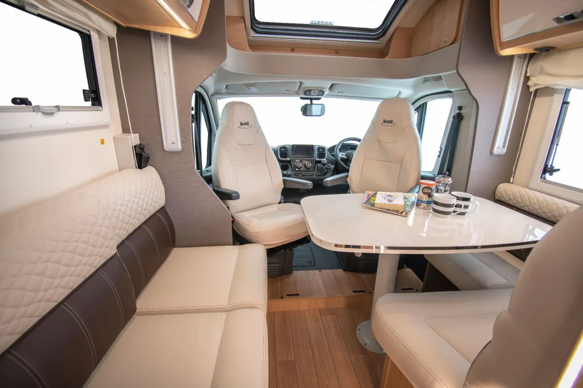 Fixed Bed Motorhome with Large Garage - Image 4