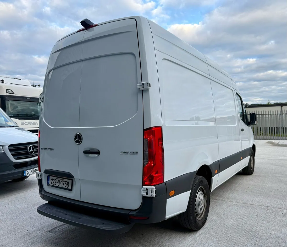 2022 Mercedes-Benz Sprinter - Image 2