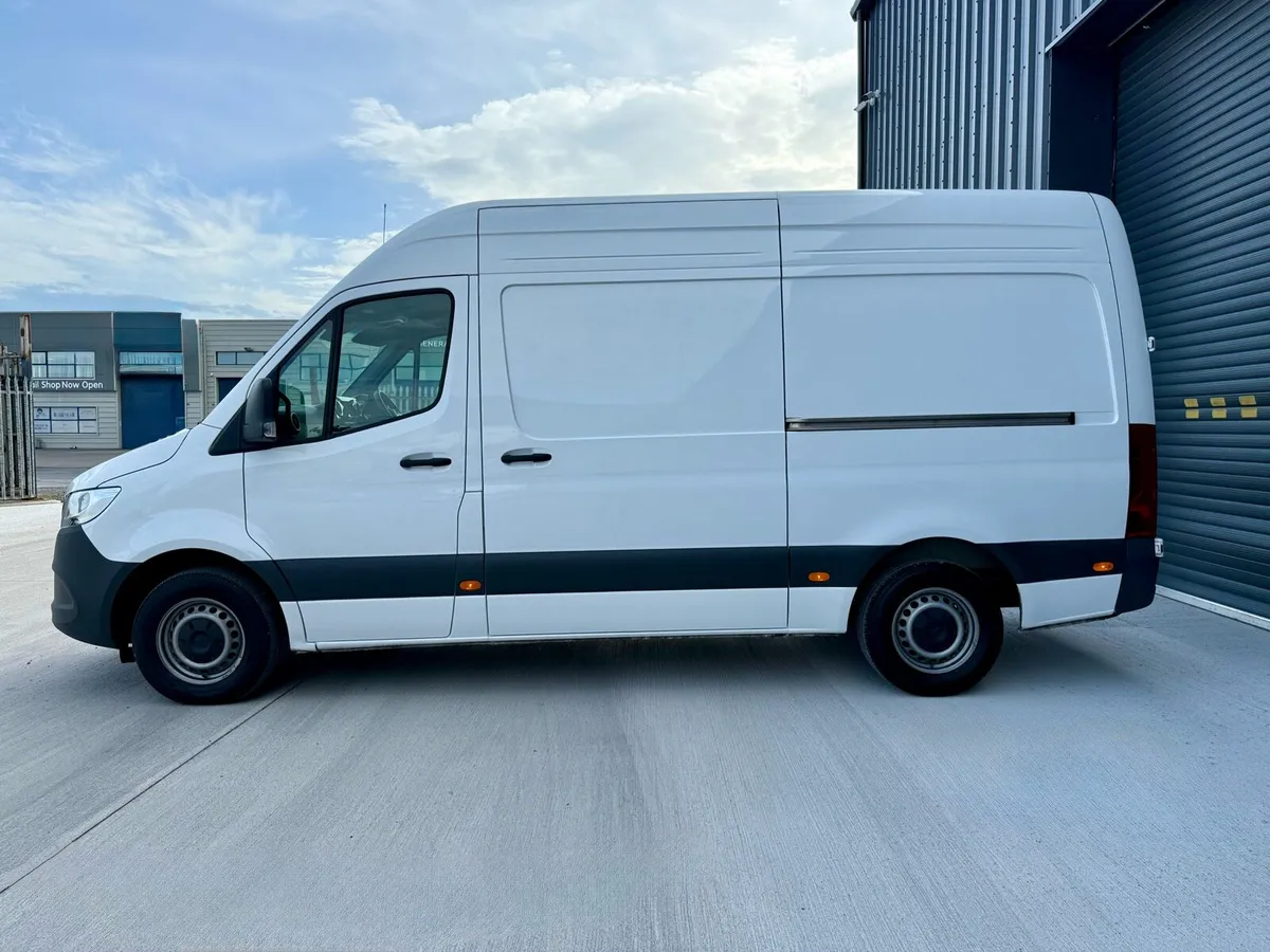 2024 Mercedes Sprinter 315 Progressive – Like New - Image 4
